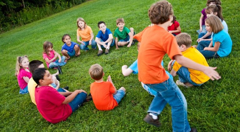 How to Play Duck Duck Goose?